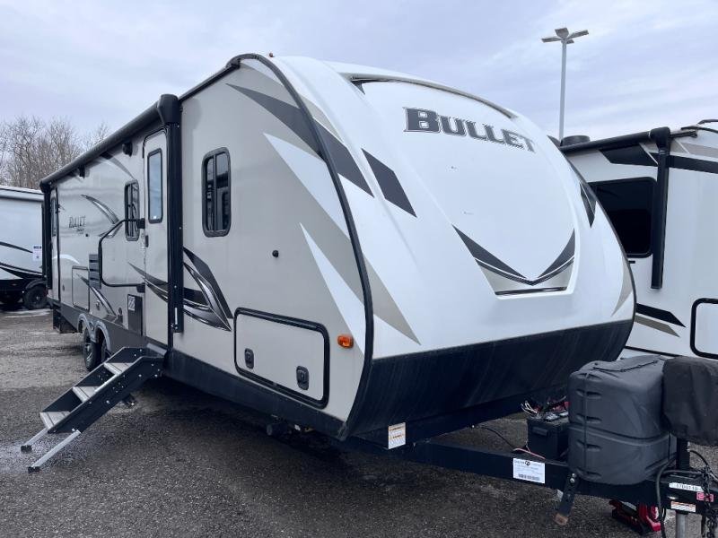 2020 Keystone Bullet — front three-quarter view