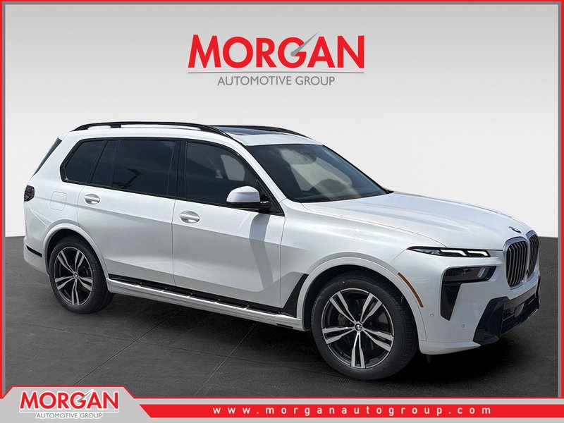 2025 BMW X7 xDrive40i in White — front three-quarter view
