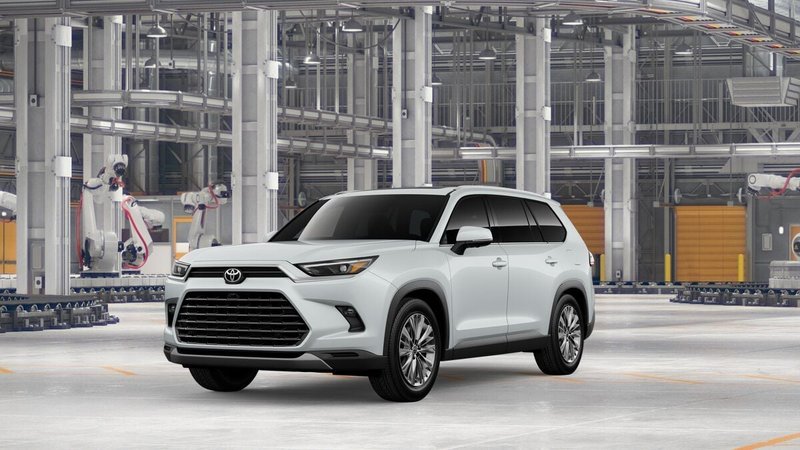 2026 Toyota Grand Highlander Platinum in Wind Chill Pearl — front three-quarter view