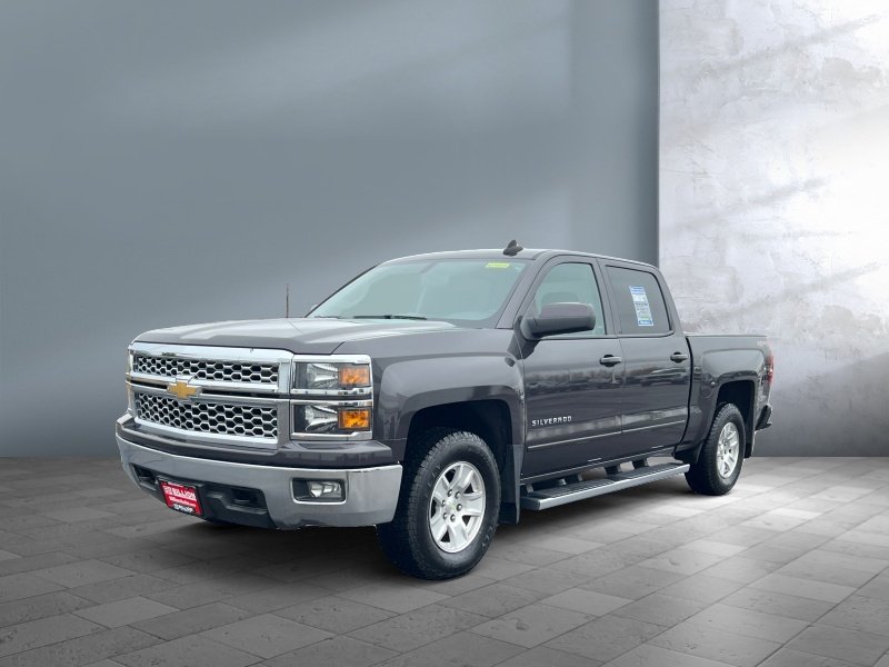 2015 Chevrolet Silverado 1500 — front three-quarter view