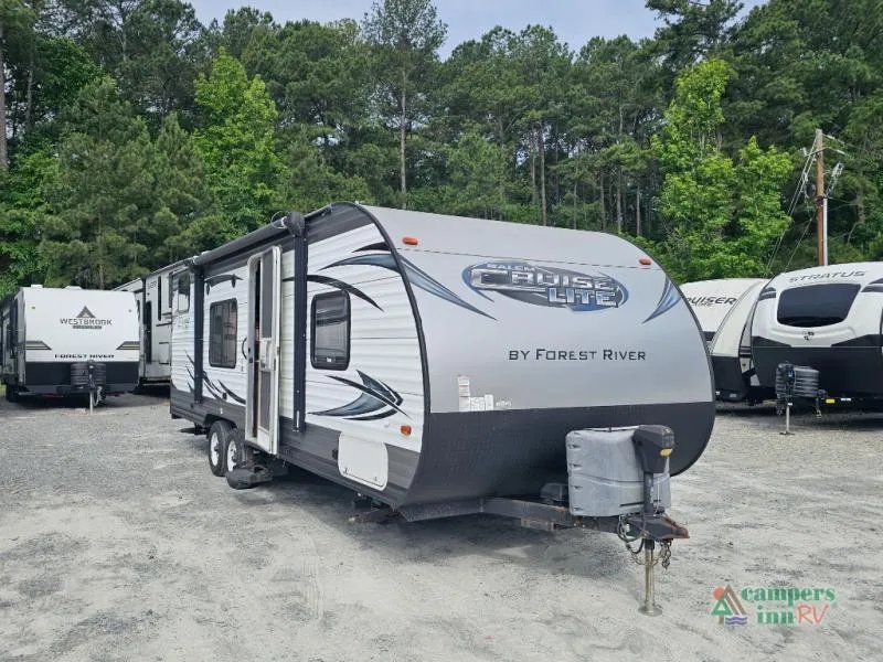 2016 Forest River RV Salem — front three-quarter view