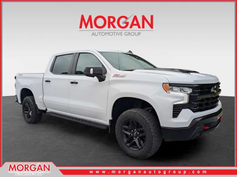 2022 Chevrolet Silverado 1500 LT Trail Boss in White — front three-quarter view