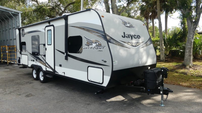 2019 Jayco Jay Flight — front three-quarter view