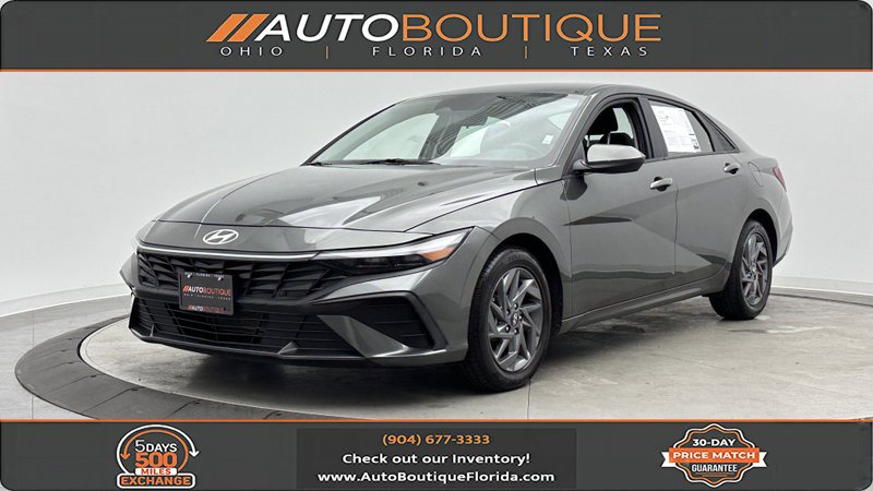 2024 Hyundai Elantra SEL in Amazon Gray — front three-quarter view