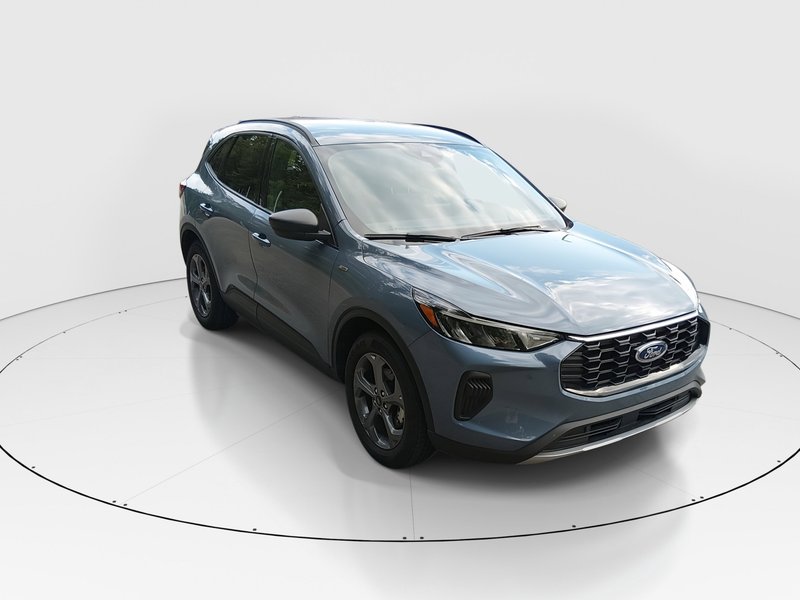 2025 Ford Escape ST-Line FWD — front three-quarter view