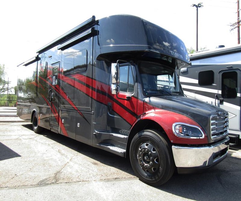 2026 Tiffin ALLEGRO BAY — front three-quarter view