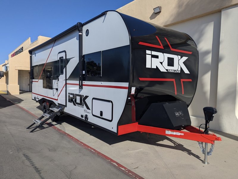 2027 IROK Trailers IROK FS Race FS — front three-quarter view