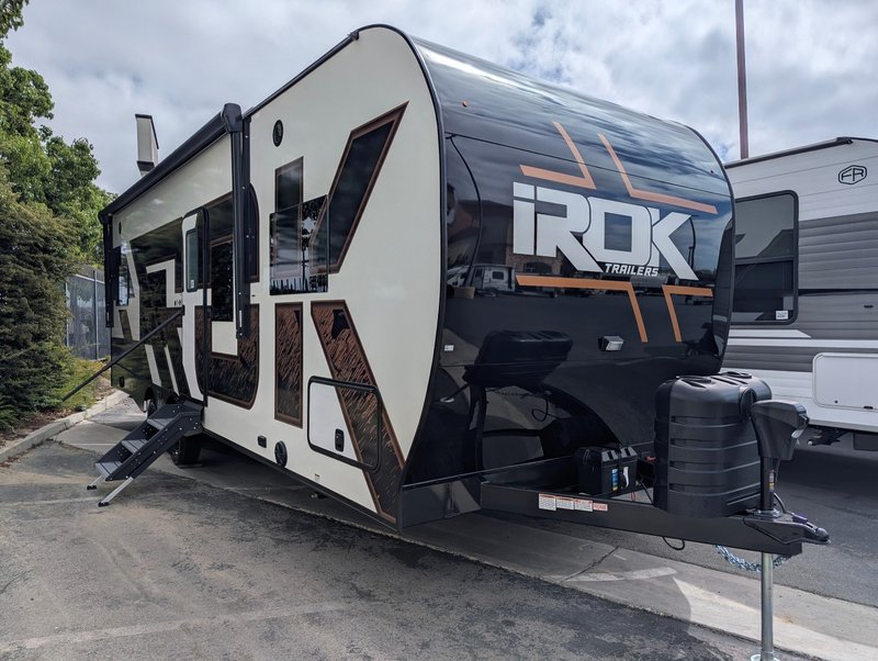 2026 IROK Trailers IROK FS Luxe FS — front three-quarter view