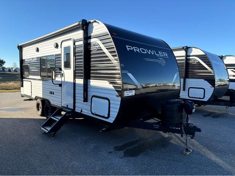 2026 Heartland Prowler — front three-quarter view