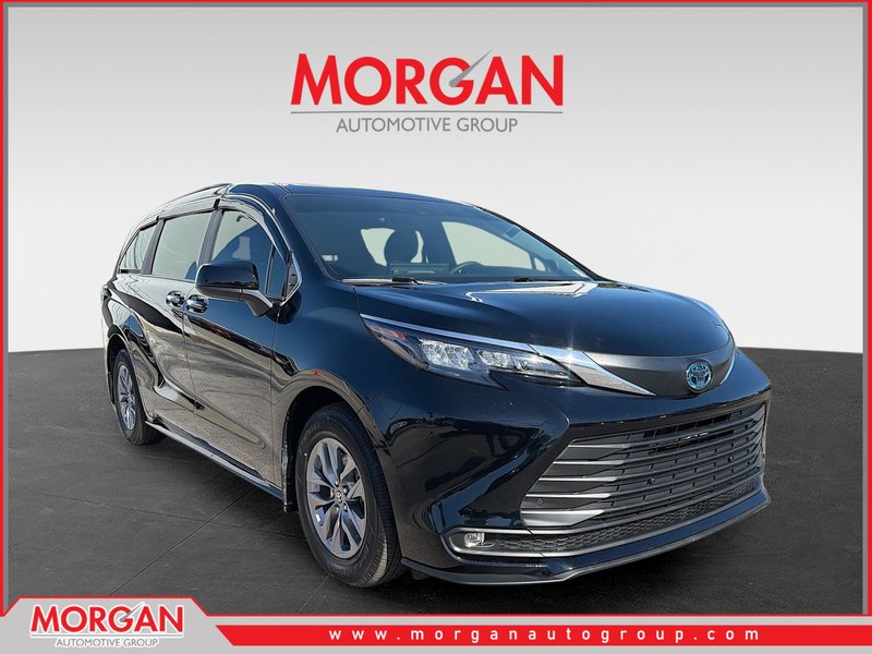 2025 Toyota Sienna XLE in Midnight Black Metallic — front three-quarter view