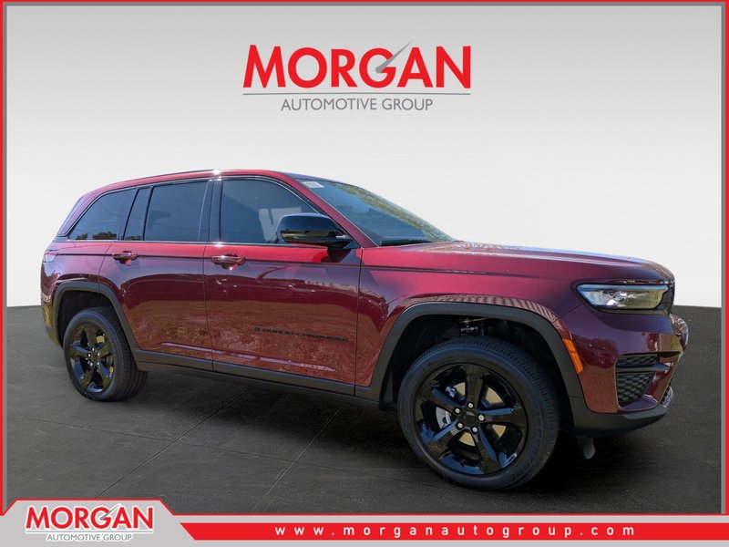 2025 Jeep Grand Cherokee Altitude in Red — front three-quarter view