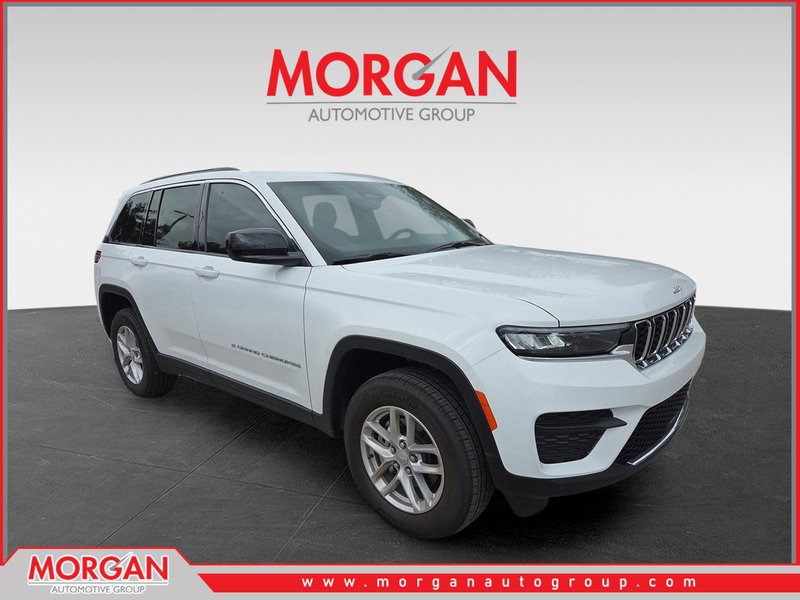 2025 Jeep Grand Cherokee Laredo X in White — front three-quarter view