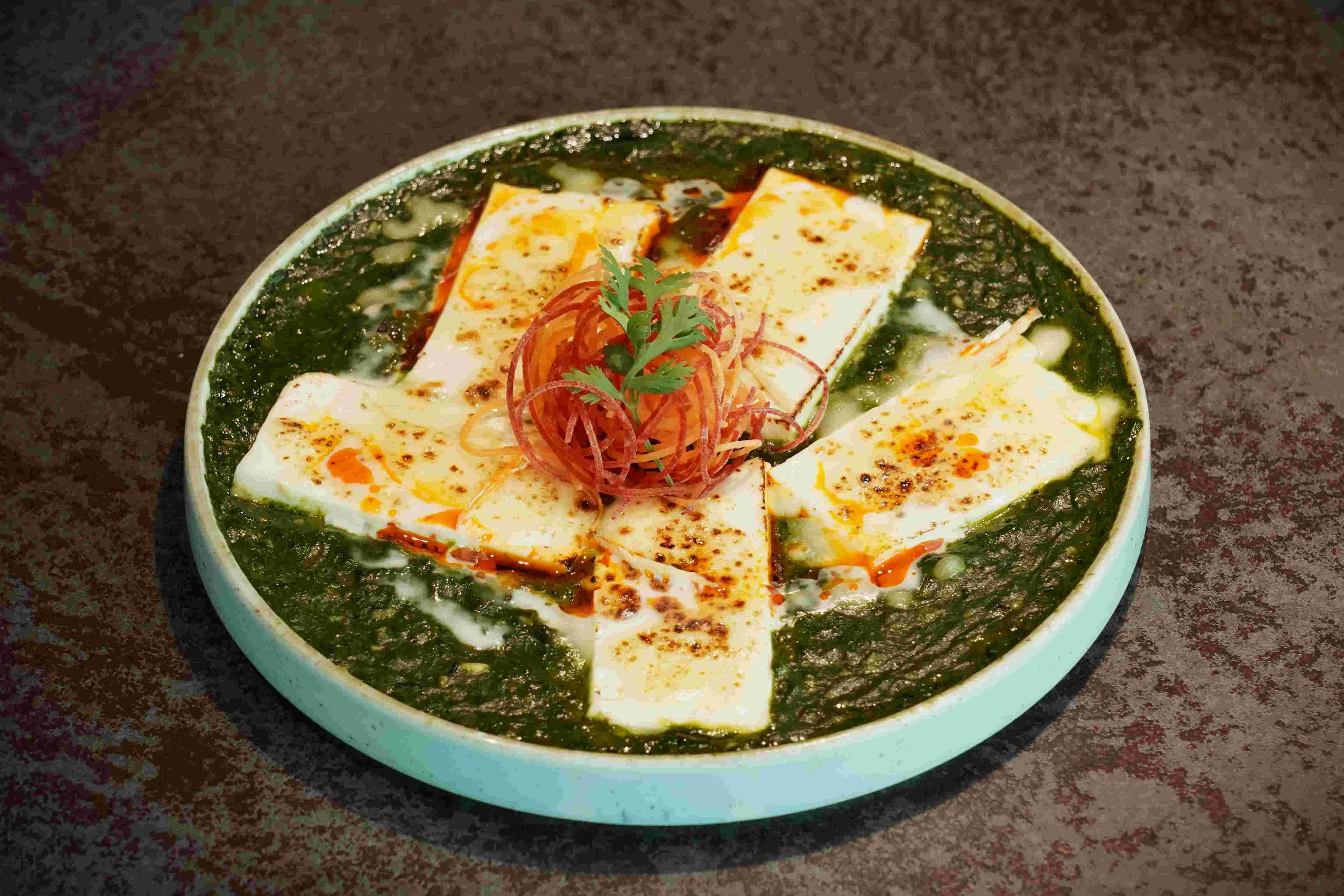 Burrata Lehsuni Palak - Au Gratin