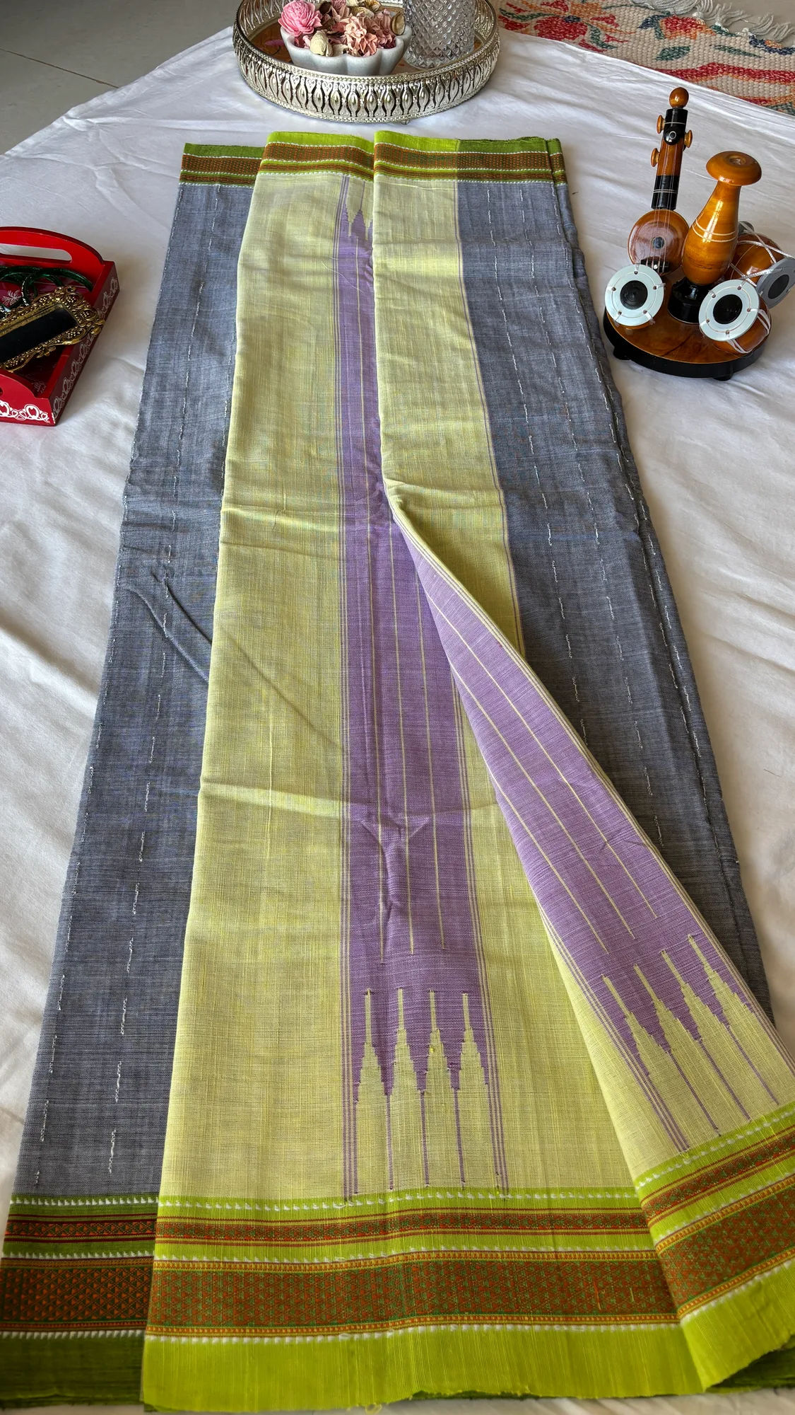 Chikki Paras Pure Cotton Handloom Ilkal Saree - Grey - Parrot Green - Cotton Pallu authentic saree - view 3