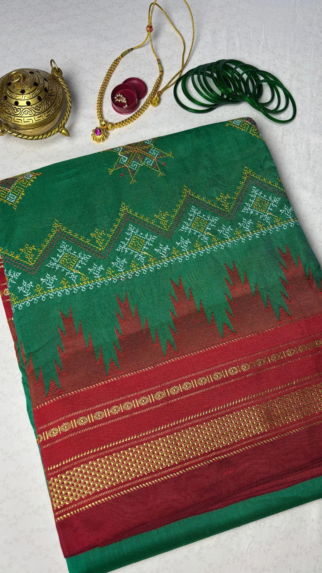Green - Maroon Border