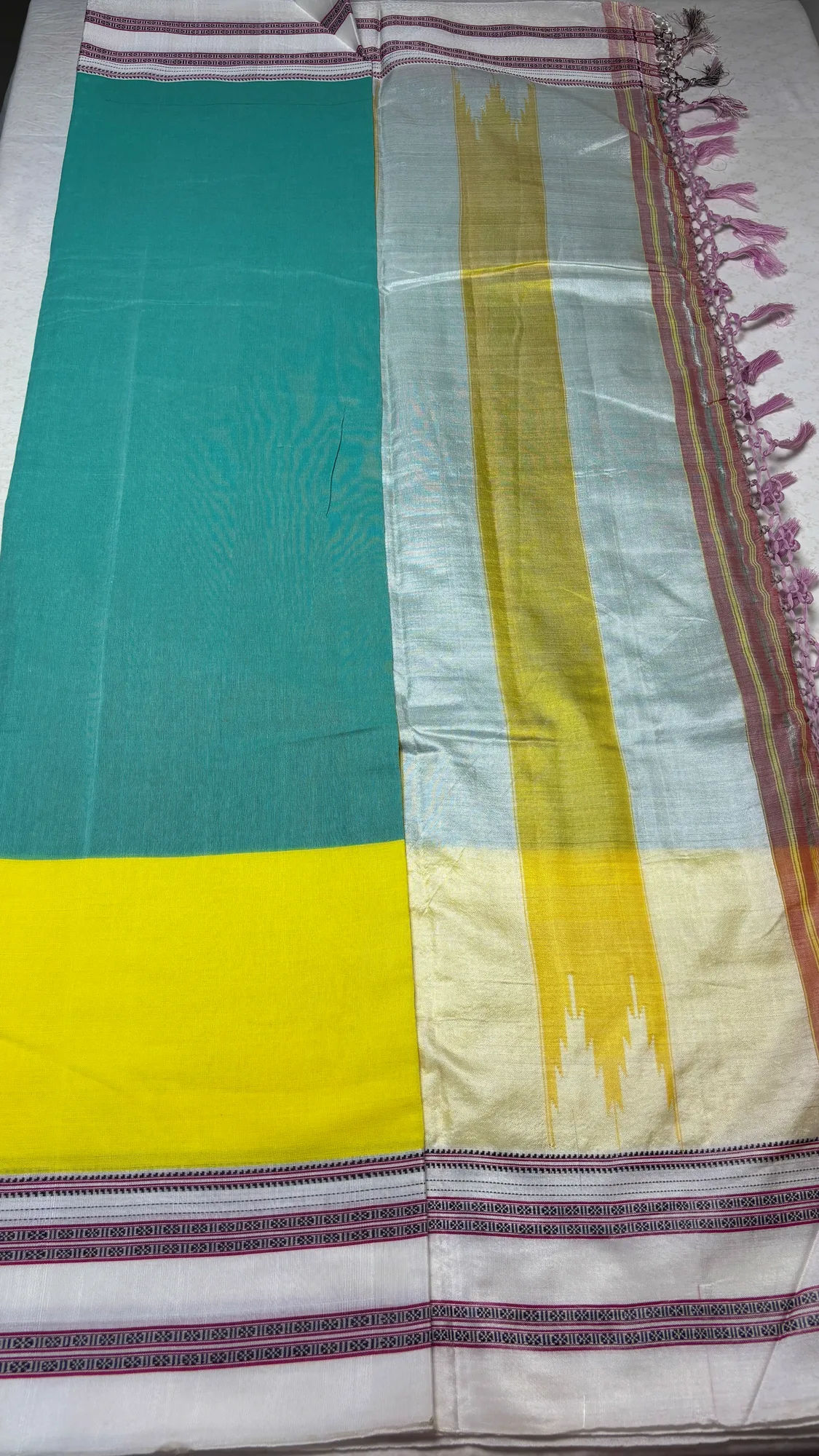 Dual Tone Gayatri Border Pure Cotton Ilkal Saree - Pastel Green - Yellow - Dual Tone authentic saree - view 3
