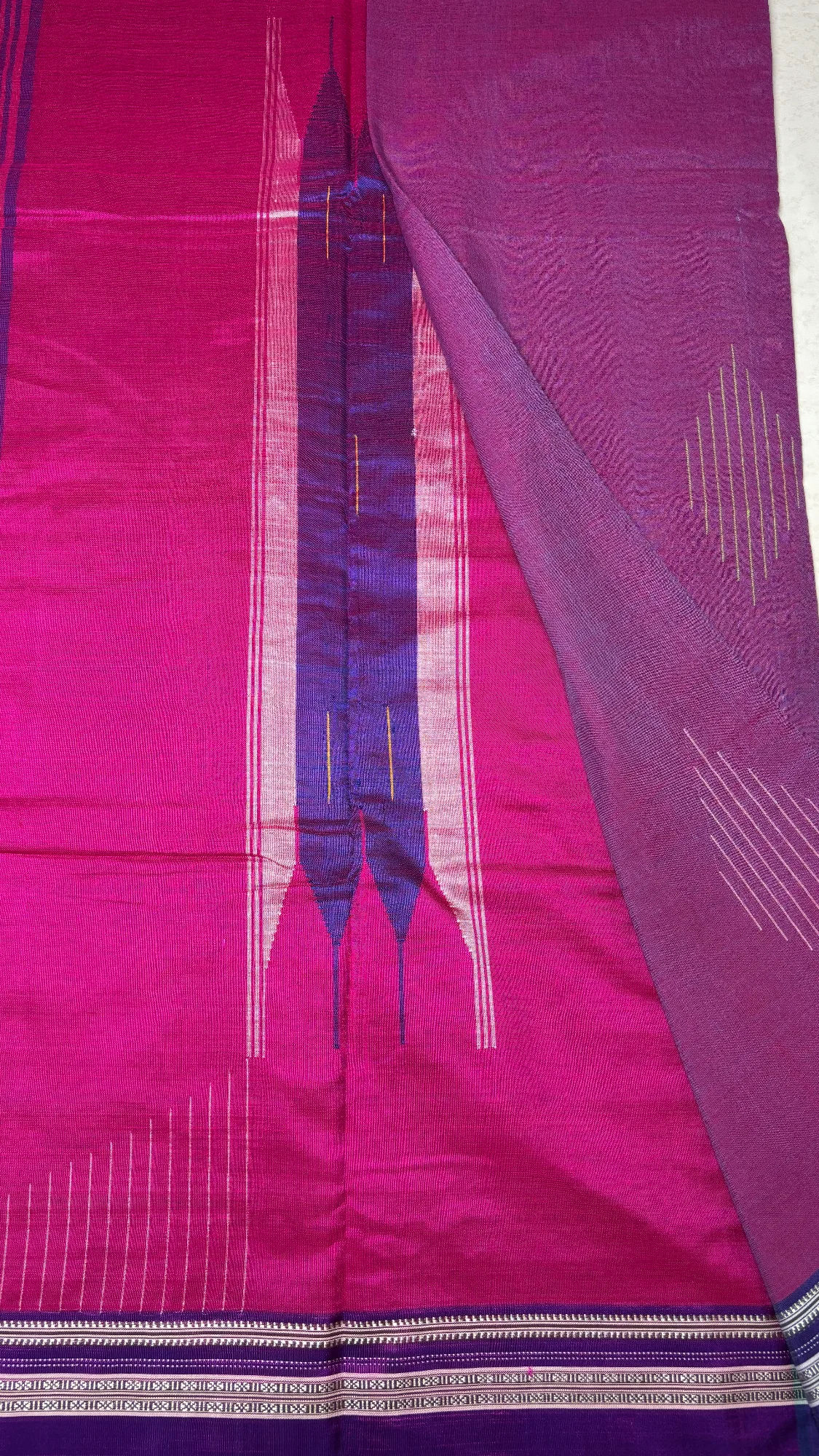 Unique Pure Cotton Sarees with Intricate weaving - Deep Magenta - Purple Gayatri border authentic saree - view 5