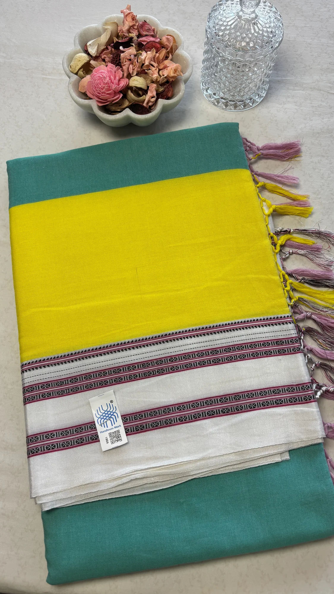 Dual Tone Gayatri Border Pure Cotton Ilkal Saree - Pastel Green - Yellow - Dual Tone authentic saree - view 2