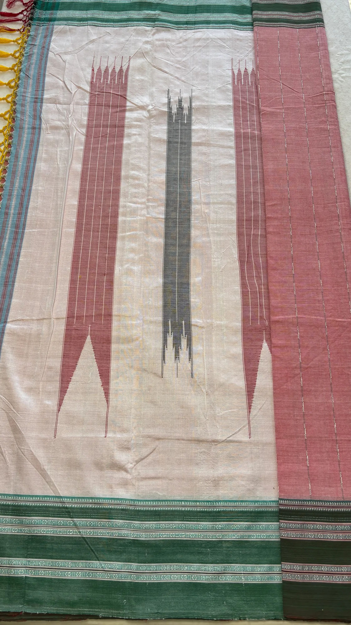 Gayatri Border Pure Cotton Handloom Ilkal Saree - Baby Pink - Olive Green - Thread Lines authentic saree - view 2