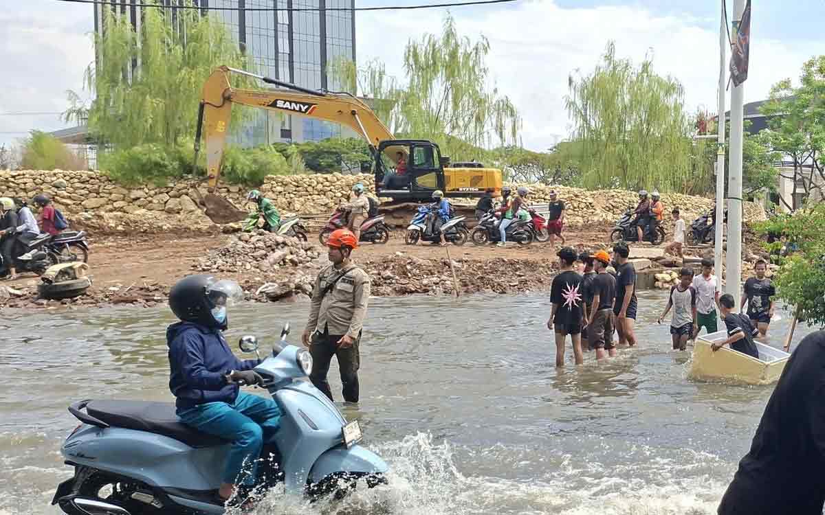 Warga Kembangan Menjerit! Banjir Disebut Makin Parah Gara-Gara Drainase Proyek Hotel