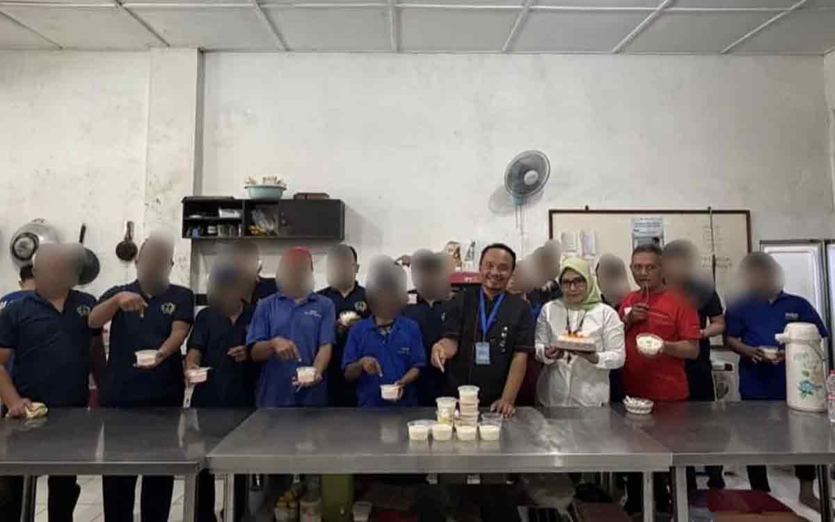 Lapas Kelas I Semarang Dorong Kemandirian Warga Binaan Lewat Pelatihan Puding Hias Lapas Kelas I Semarang Dorong Kemandirian Warga Binaan Lewat Pelatihan Puding Hias