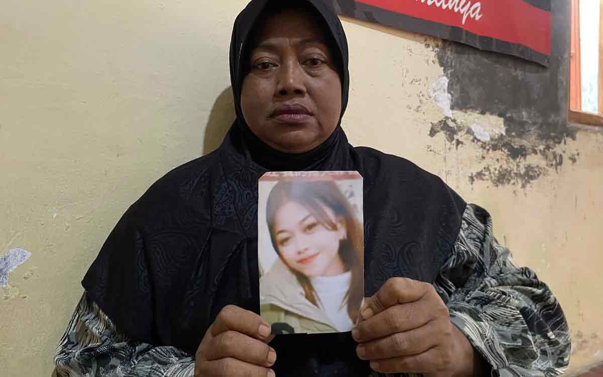 Menggemparkan! Ibu di Indramayu Minta Tolong Selamatkan Anaknya Yang Diduga Dijual ke China Menggemparkan! Ibu di Indramayu Minta Tolong Selamatkan Anaknya Yang Diduga Dijual ke China