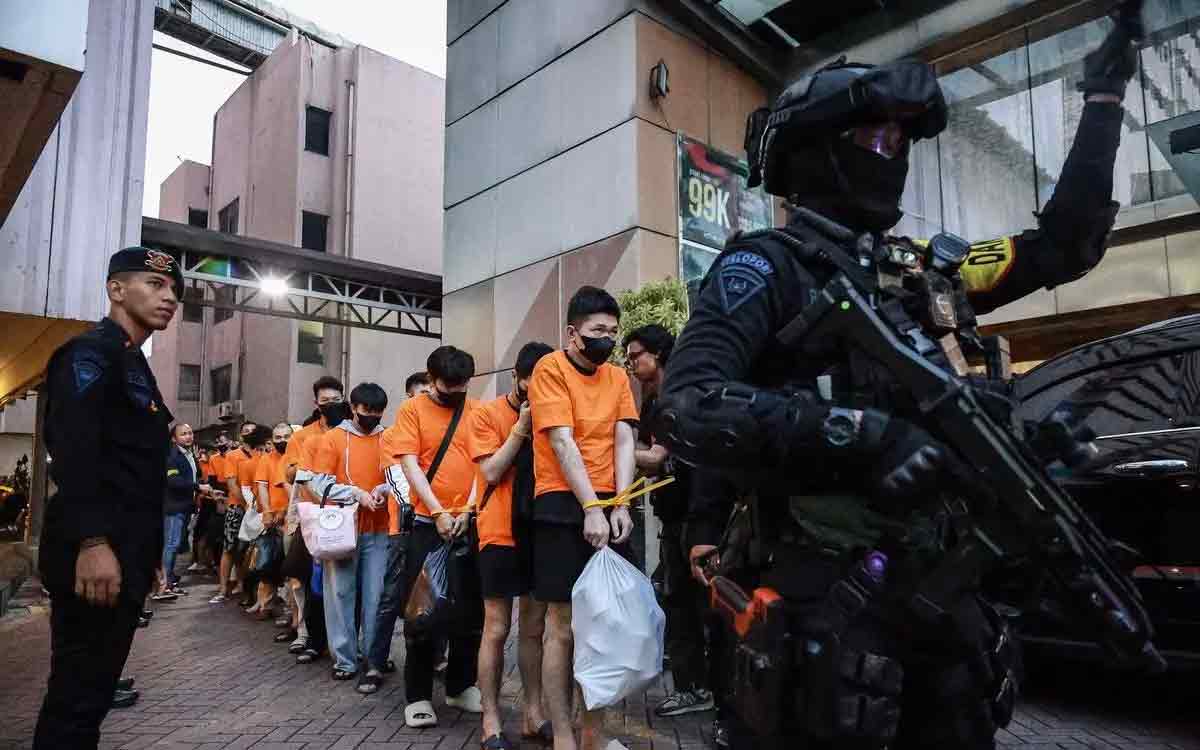 Imigrasi Ungkap 15 Sponsor di Balik 320 WNA Admin Markas Judol di Hayam Wuruk