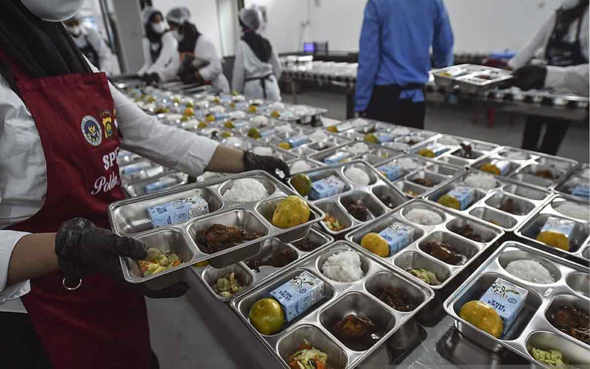 Fakta Mengejutkan! Komisi IX DPR Sebut Dapur MBG Yang Tutup Ternyata Tembus 4.000 SPPG