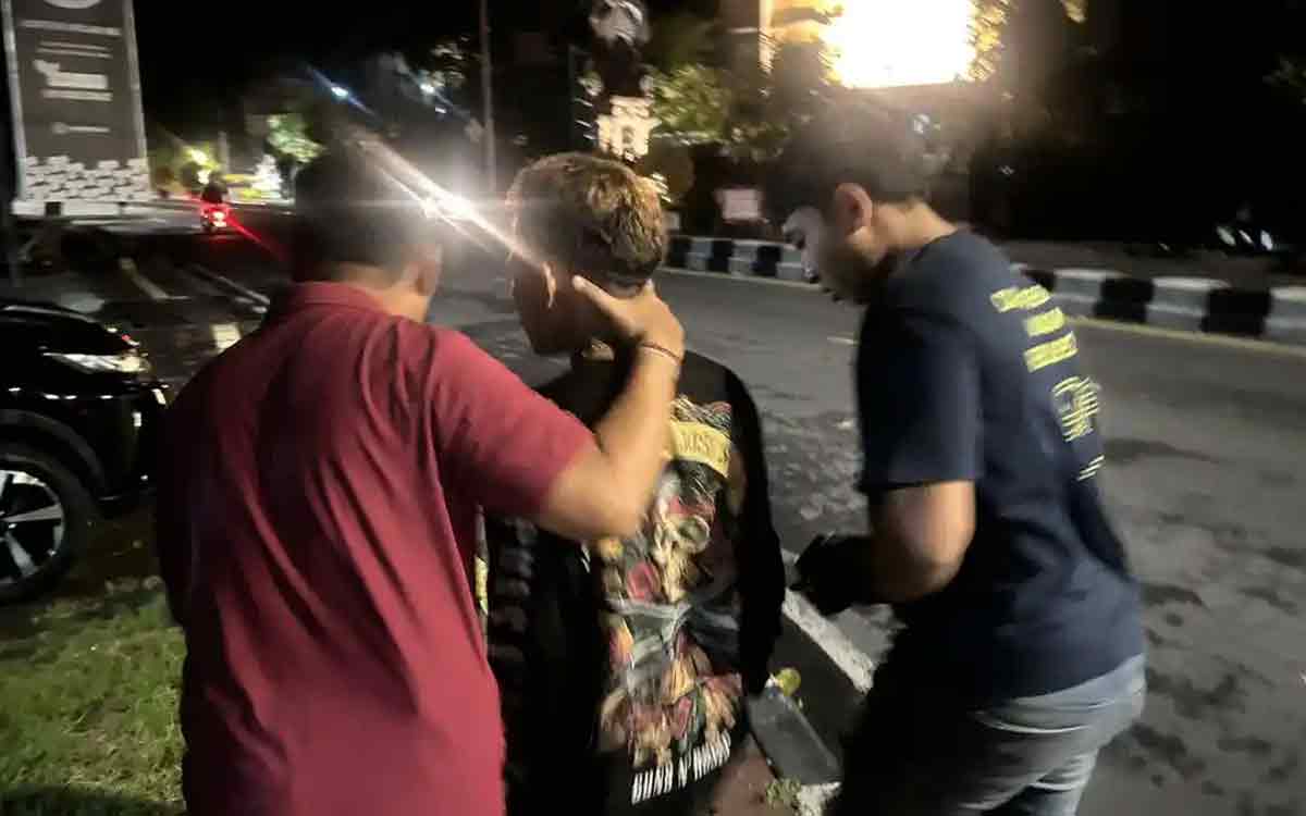 Heboh! Manusia Silver Todong Pisau di Kuta Bali, Warga dan Wisatawan Resah