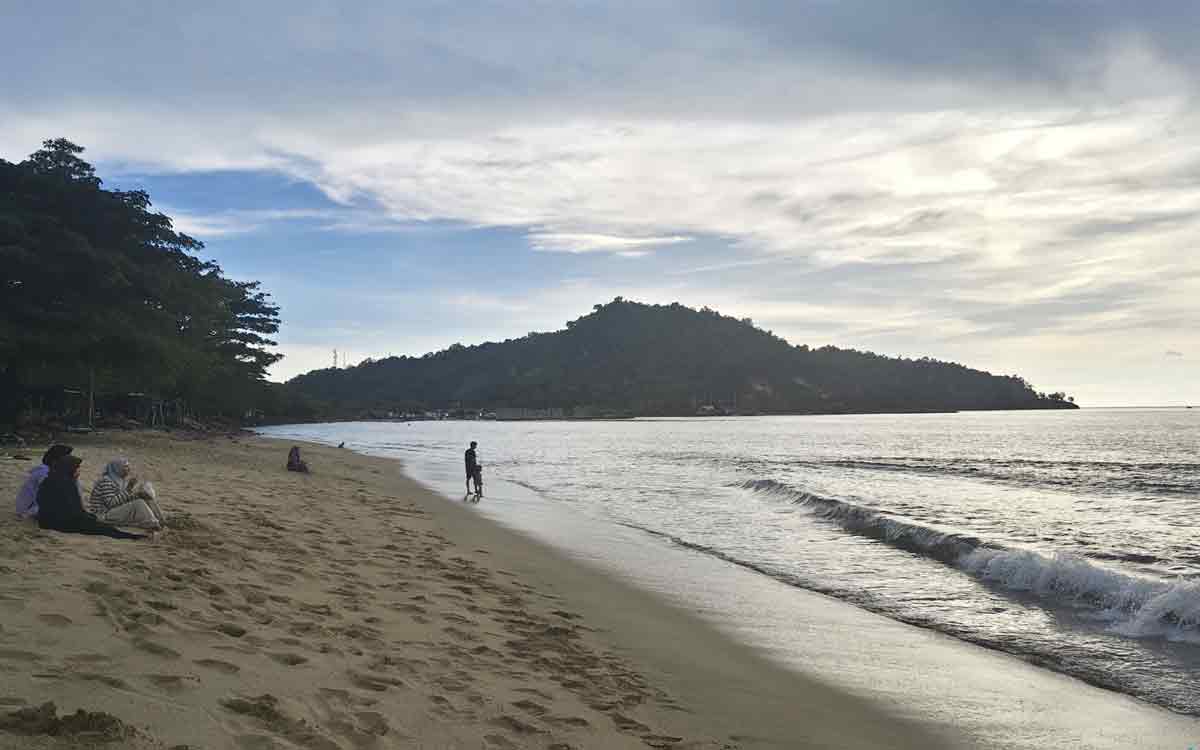 Tersembunyi! Keindahan Pantai Panorama Calang Bikin Takjub
