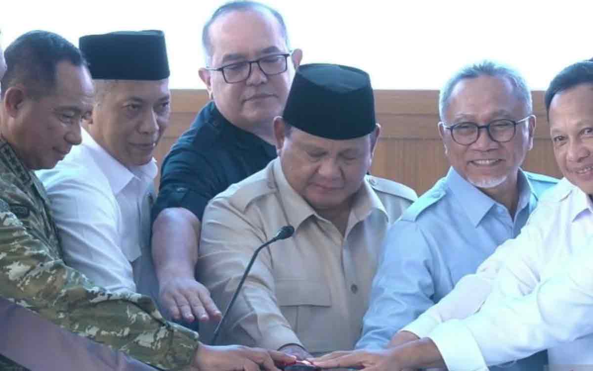 Heboh! Prabowo Subianto Resmikan 1.061 Koperasi Merah Putih, Ini Alasan di Baliknya