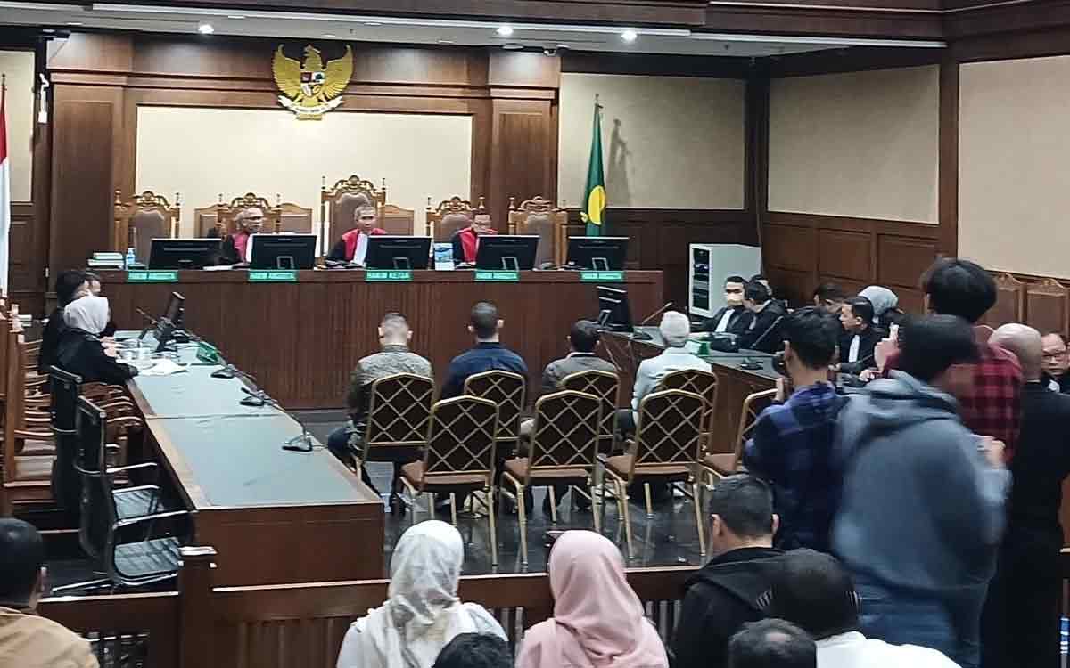 Mengejutkan! Sidang Putusan Korupsi Tata Kelola Minyak Mentah Mendadak Ditunda, Ada Apa?