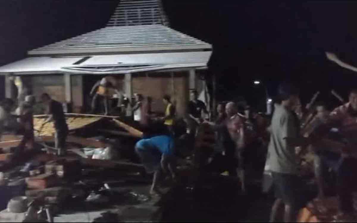 Tragis! Puluhan Rumah di Lamongan Rata Dengan Tanah Usai Diterjang Angin Kencang