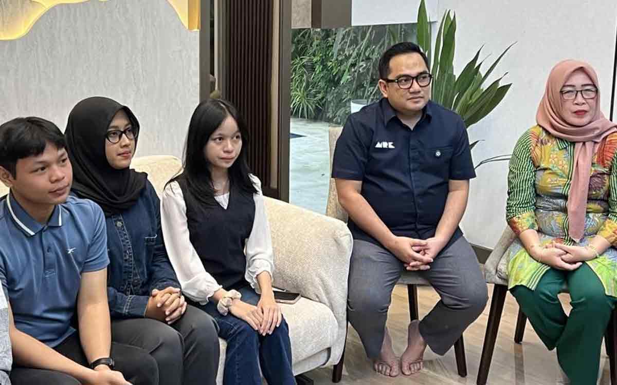 Kontroversi LCC 4 Pilar! SMAN 1 Pontianak Ogah Ikut Final Ulang, MPR Buka Suara Kontroversi LCC 4 Pilar! SMAN 1 Pontianak Ogah Ikut Final Ulang, MPR Buka Suara