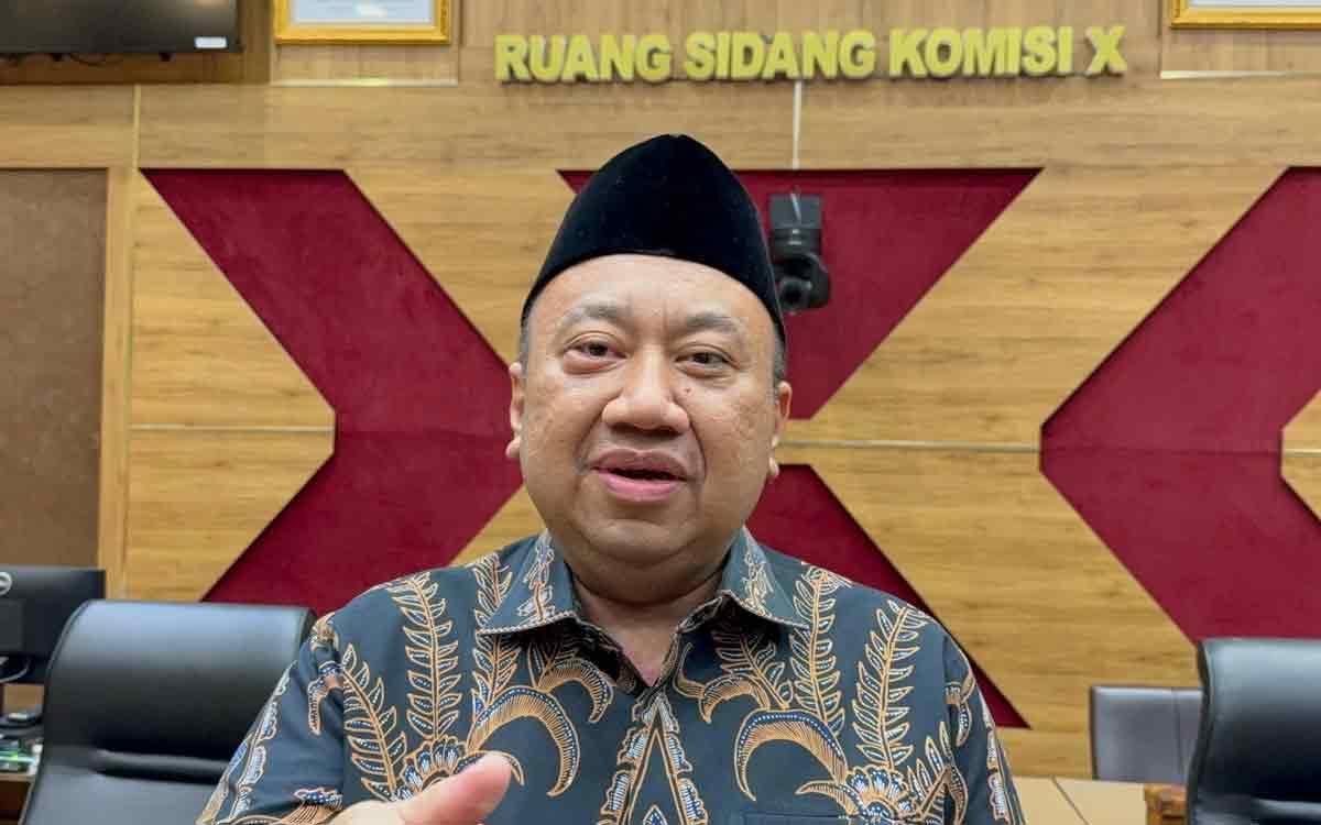 DPR Buka Wacana Besar: Guru Honorer Akan Dijadikan PNS Semua?