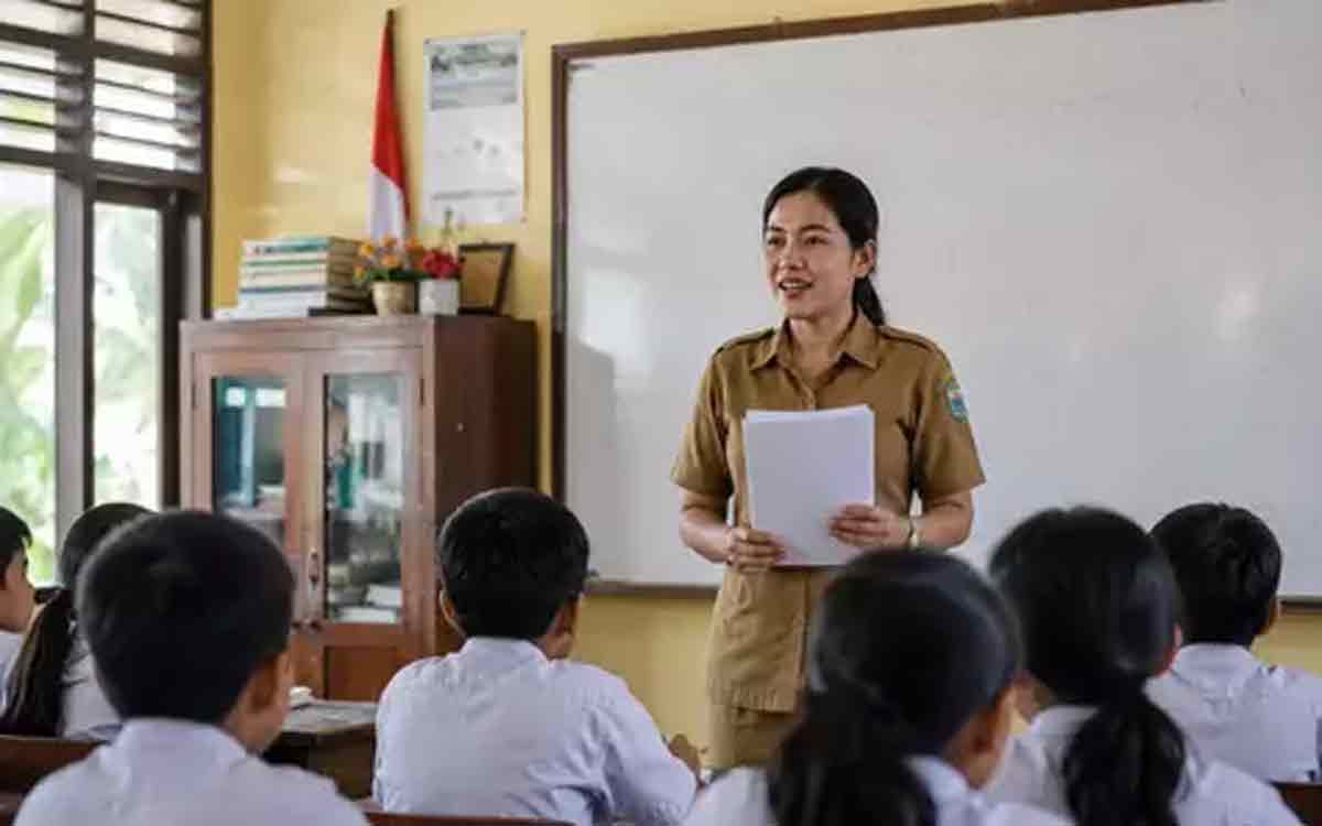 DPR Buka Wacana Besar: Guru Honorer Akan Dijadikan PNS Semua?