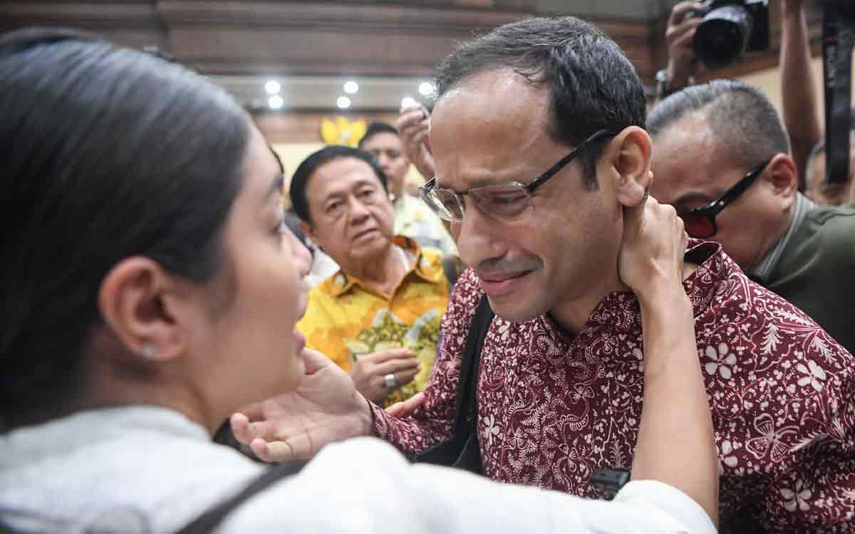 Sidang Korupsi Panas! Nadiem Dituntut 27 Tahun dan Denda Rp5,6 Triliun, Netizen: Harvey Moeis Apa Kabar? Sidang Korupsi Panas! Nadiem Dituntut 27 Tahun dan Denda Rp5,6 Triliun, Netizen: Harvey Moeis Apa Kabar?
