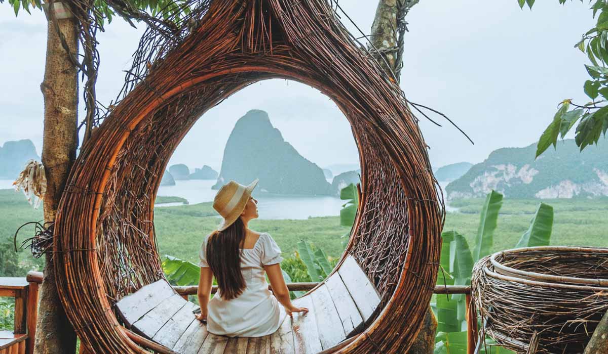 Stop Traveling Basic! Upgrade to a Luxury Journey Today