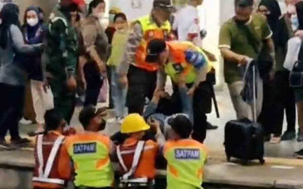 Mencekam! Penumpang Wanita Tergelincir ke Rel di Manggarai, Suasana Stasiun Mendadak Panik