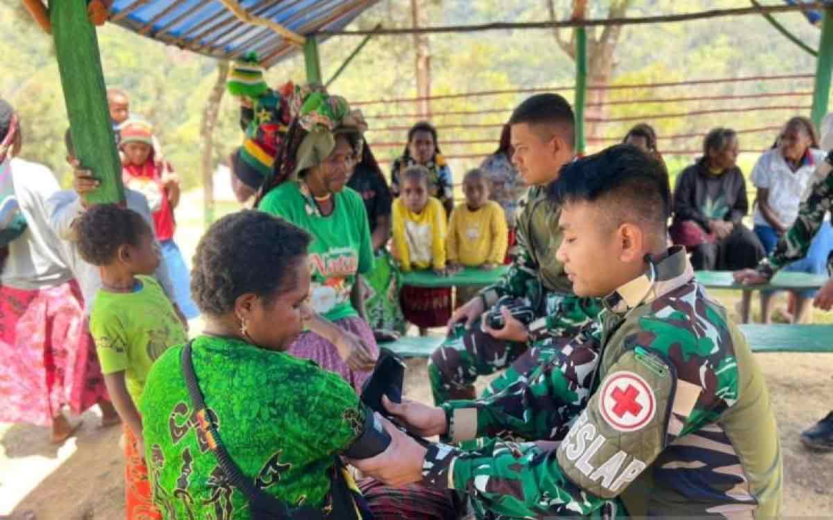 Perkuat Pelayanan Warga, Satgas Yonif 511 Hadirkan Konseling Kesehatan di Karubaga
