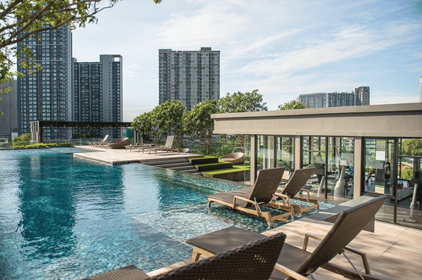 Studio with Partition Condo High Rise Good Location Free Shuttle to BTS On Nut / For Rent
