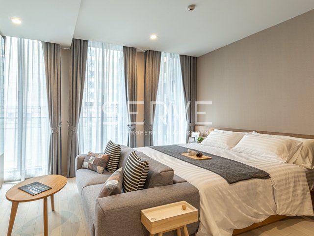 Homey & Cozy Style Studio on Super High fl. Directly connecting to BTS Phloen Chit / Condo For Rent
