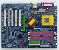 GIGABYTE GA-7VT880-L Socket A (462) ATX