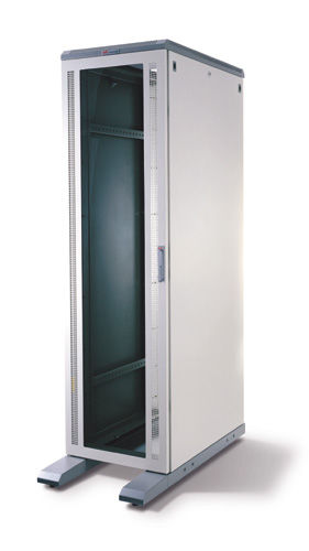 APC NetShelter Cabinet 19" 42HU uninterruptible power supply (UPS)