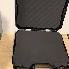 4CM-TAC17-OCS2 - GIVE YOUR OCULUS QUEST 2 VR HEADSET ADEQUATE PROTECTION WITH THIS CASEMATIX HARD