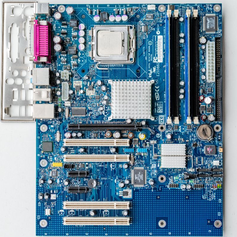 Intel Desktop Board D915PBL (Battle Lake) with Celeron D Support
