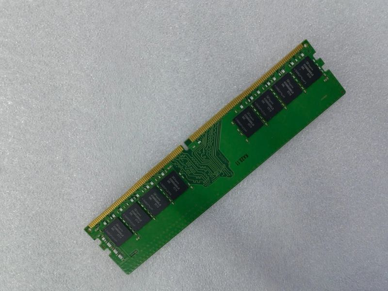 16GB PC4-25600 DDR4-3200MHz Non-ECC Unbuffered CL22 UDIMM Single-Rank Memory Module