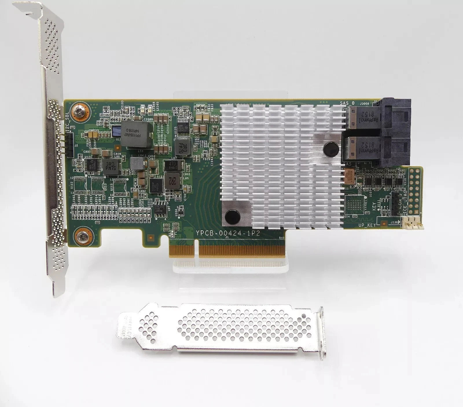 Broadcom SAS3 HBA