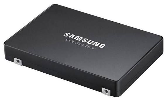 Samsung PM1743 1.92TB NVMe PCIe 5.0 x4 EDSFF E3.S Enterprise SSD
