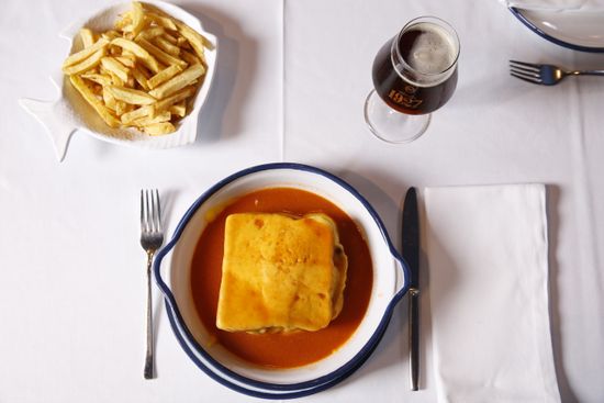 Cervejaria Antártida - Servido Menu (Takeaway, Delivery) - Francesinha ( alheira – peru – porco)